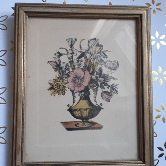 Small vintage floral print in gold painted frame - Picture 1 of 1